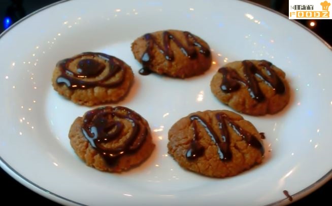 4 Ingredient Peanut butter Cookies in 20 Minutes