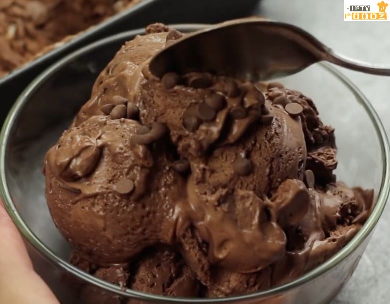 Homemade Chocolate Ice Cream